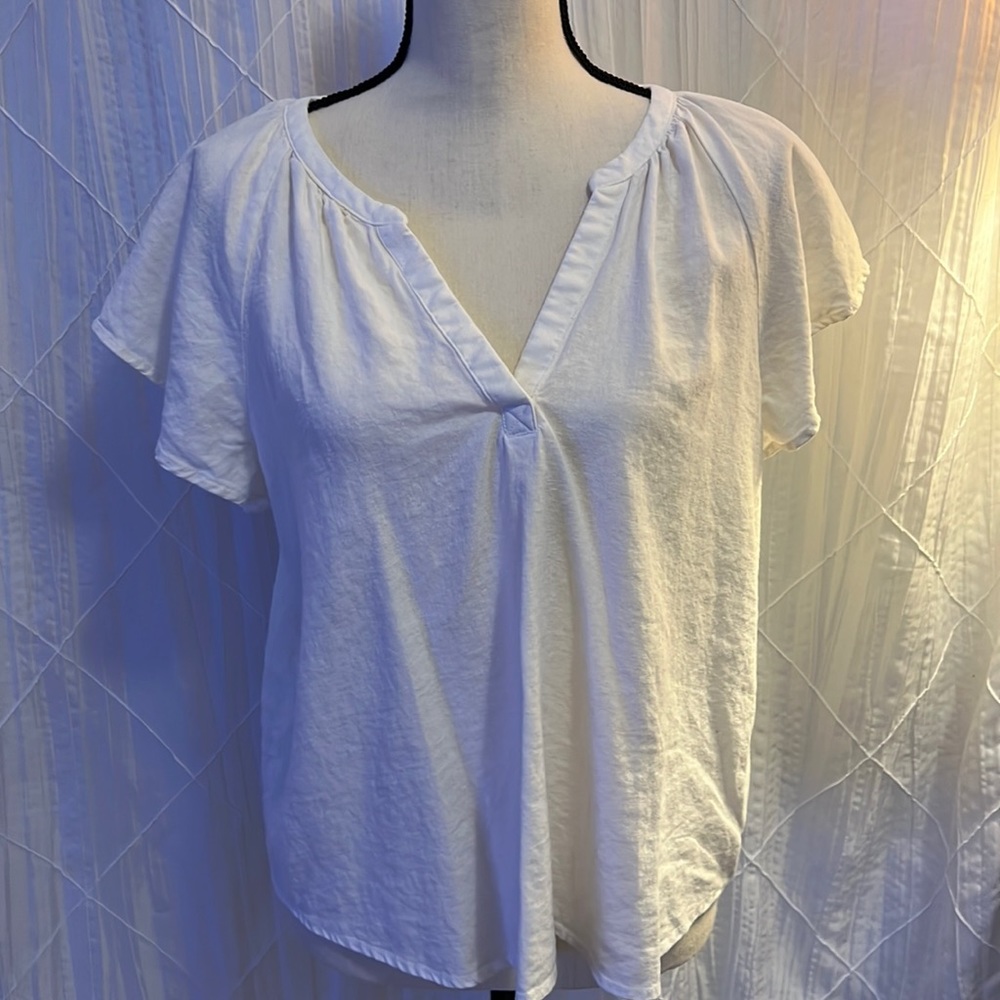 Universal thread linen blend v neck blouse Size Large